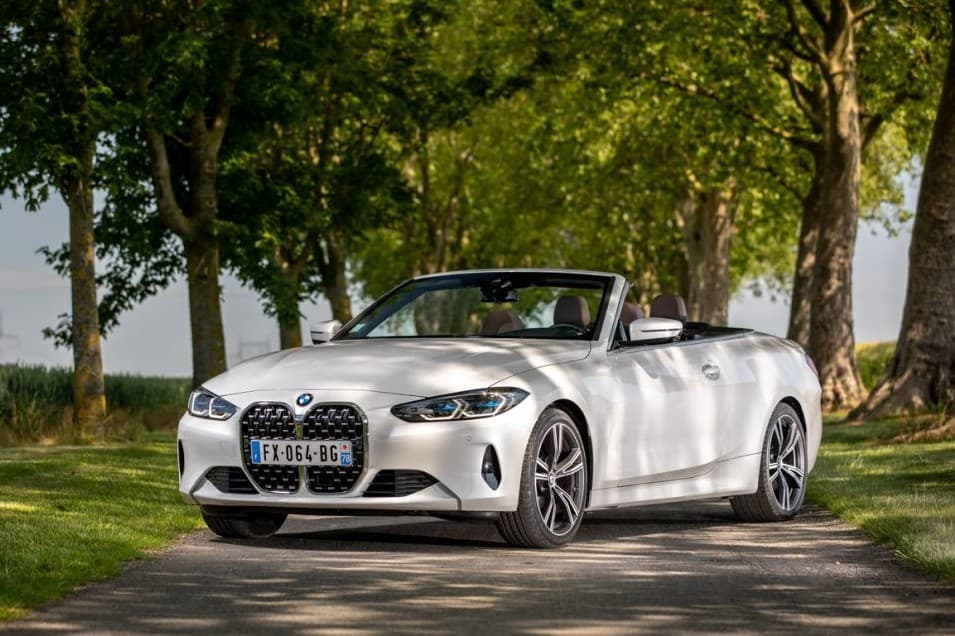 BMW 4 Series Convertible for a prestige rental in Saint-Raphaël for the Estérel corniche