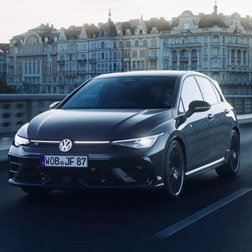 Volkswagen Golf 8R en location au Lavandou pour la corniche des Maures et les plages